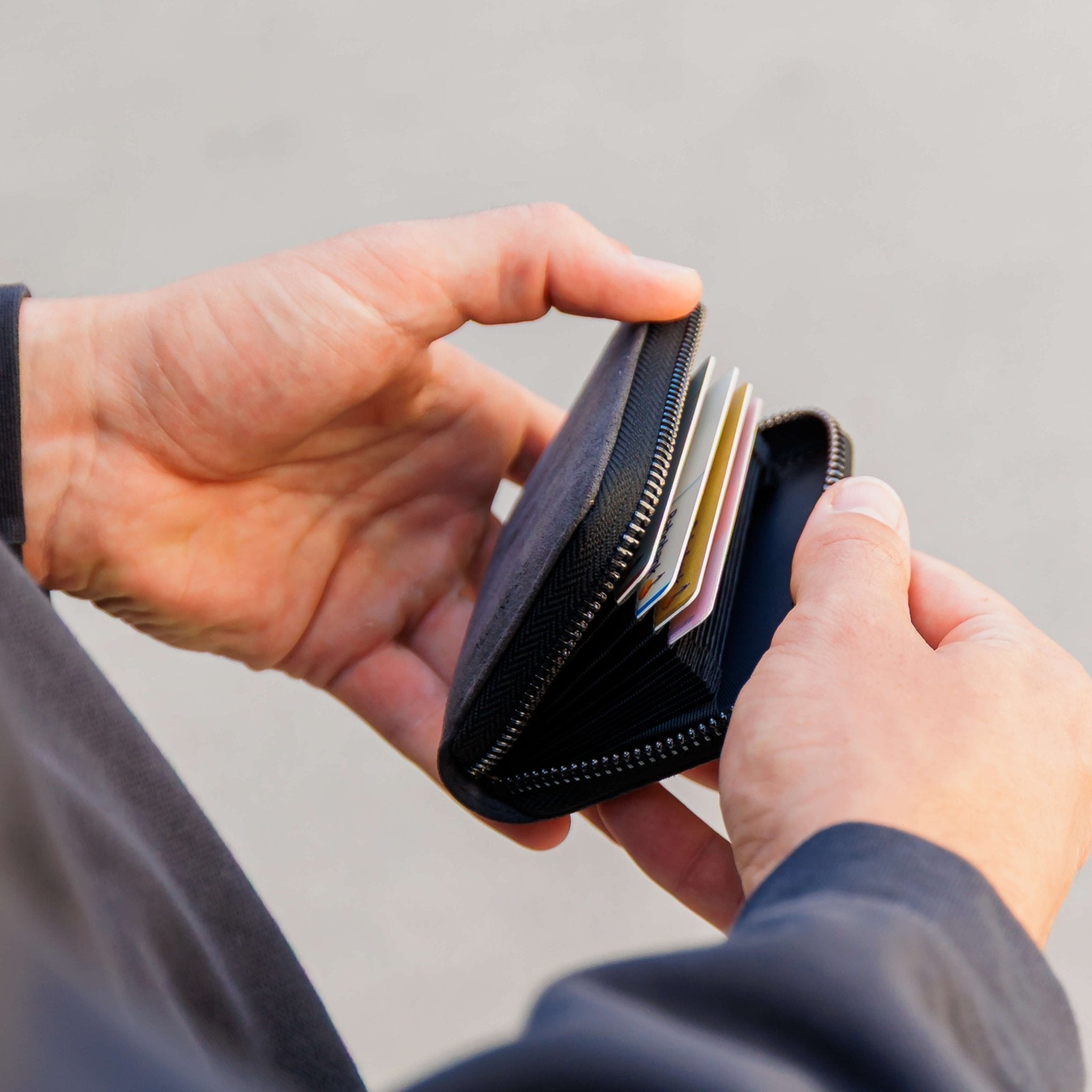 Credit Card - Alcantara Zipper Wallet - Space Grey - Alcanside