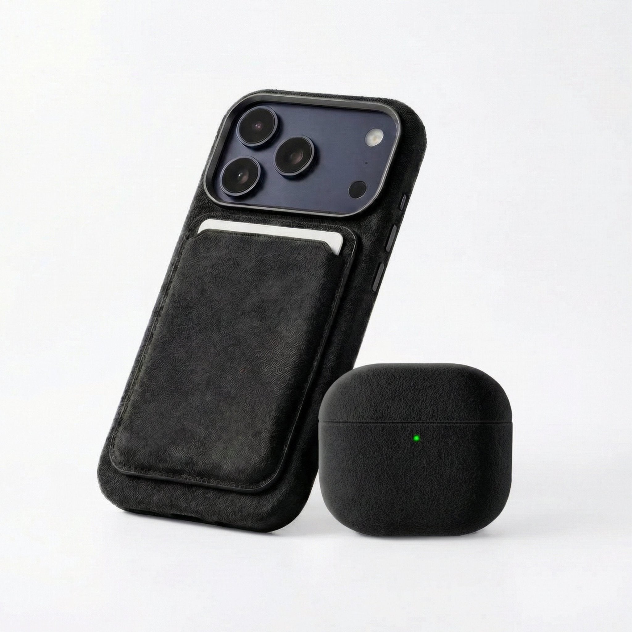 AirPods (4th generation) Alcantara Case - Deep Black - Alcanside