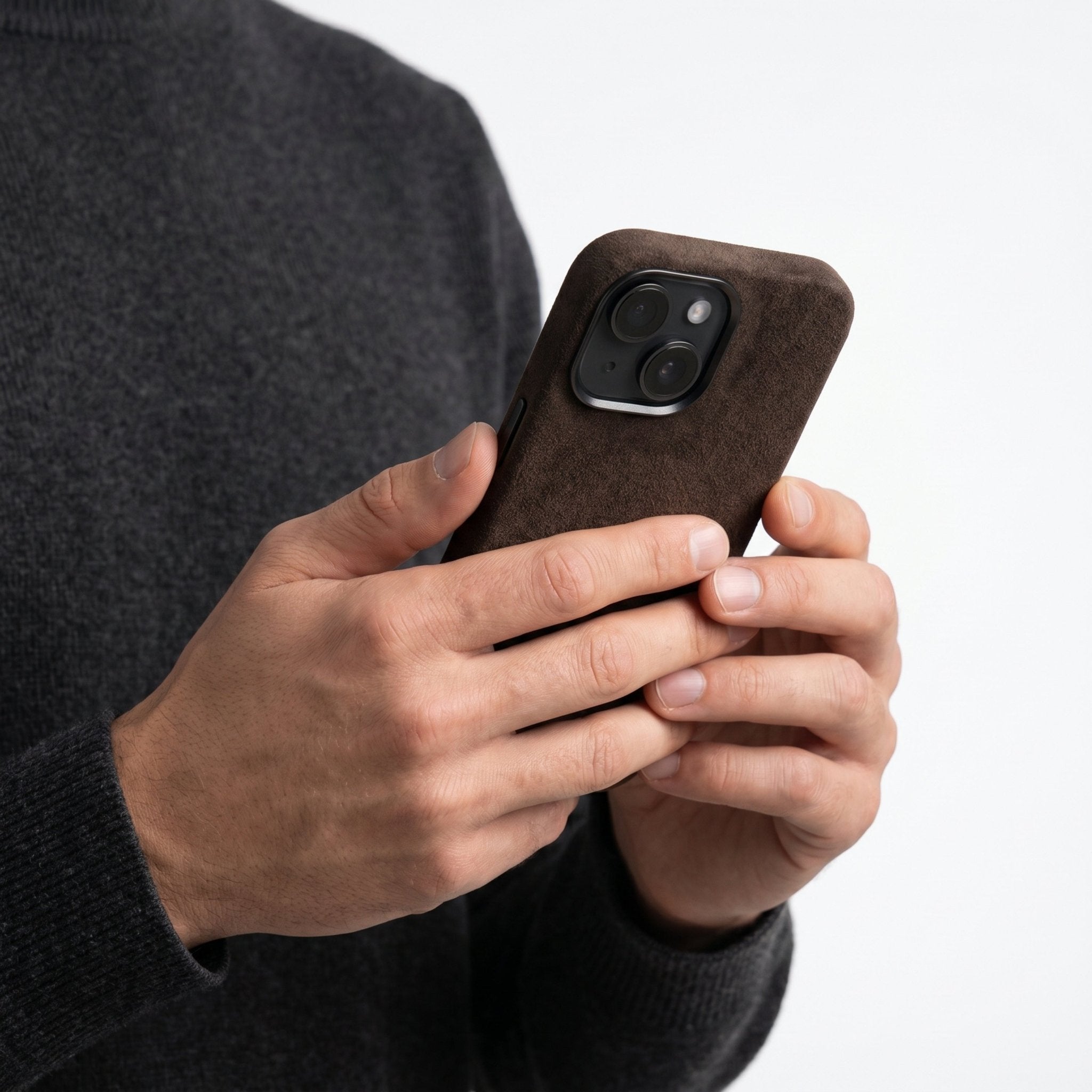 iPhone 15 - Alcantara Case - Chocolate Brown - Alcanside